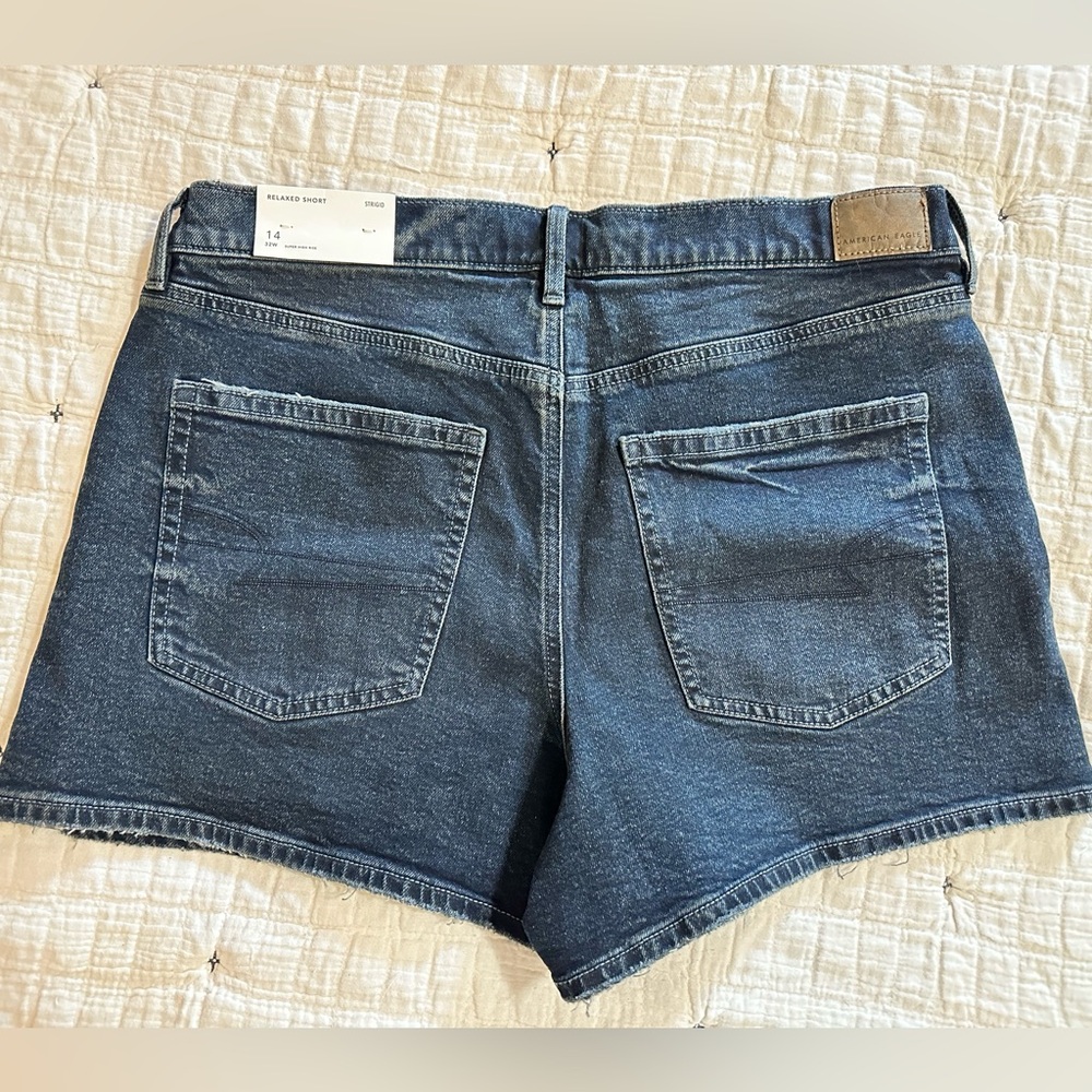 NEW American Eagle Strigid Relaxed Denim Shorts in Deep Indigo - Picture 6 of 8